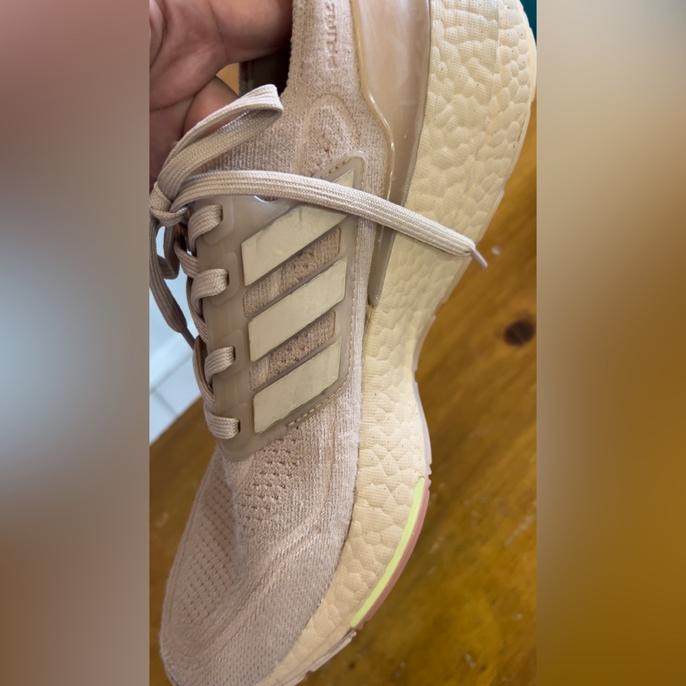 Adidas ultraboost Women’s Shoes Size 9.5 Taupe - Picture 11 of 14